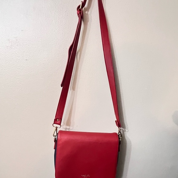 Roma Handbags - PRIVE ROMA 100% Leather Red Crossbody Bag